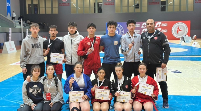 KARAMANLI SAMBO SPORCULARINDAN TÜRKİYE ŞAMPİYONASI'NDA BÜYÜK BAŞARI