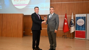 Dil, Teknoloji ve Türkçe Aynı Çatıda