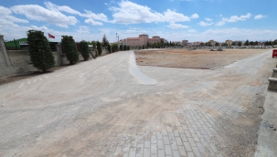 KARAMAN ŞEHİR MEZARLIĞINA ARAÇLAR İÇİN YENİ GİRİŞ KAPISI AÇILDI