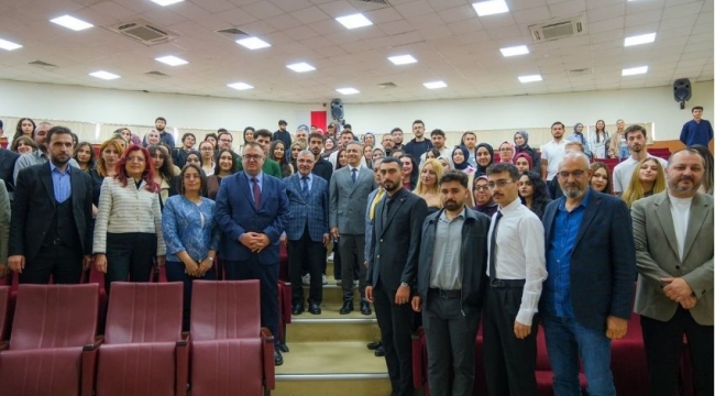 KARAMAN VALİSİ HAYRETTİN ÇİÇEK KMÜ'DE GENÇLERLE BULUŞTU