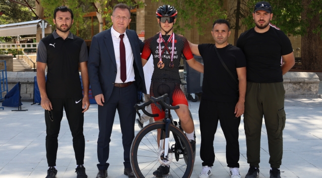 KİLO VERMEK İÇİN BAŞLADI, TÜRKİYE DERECESİYLE TAÇLANDIRDI