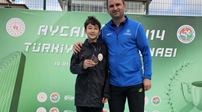 Karamanlı Atlet Harun Raşit Er'den Türkiye Üçüncülüğü